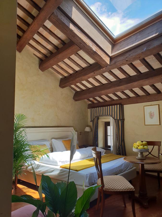 I Giardini Segreti Di Villa Marcello Marinelli 치손디발마리노 외부 사진